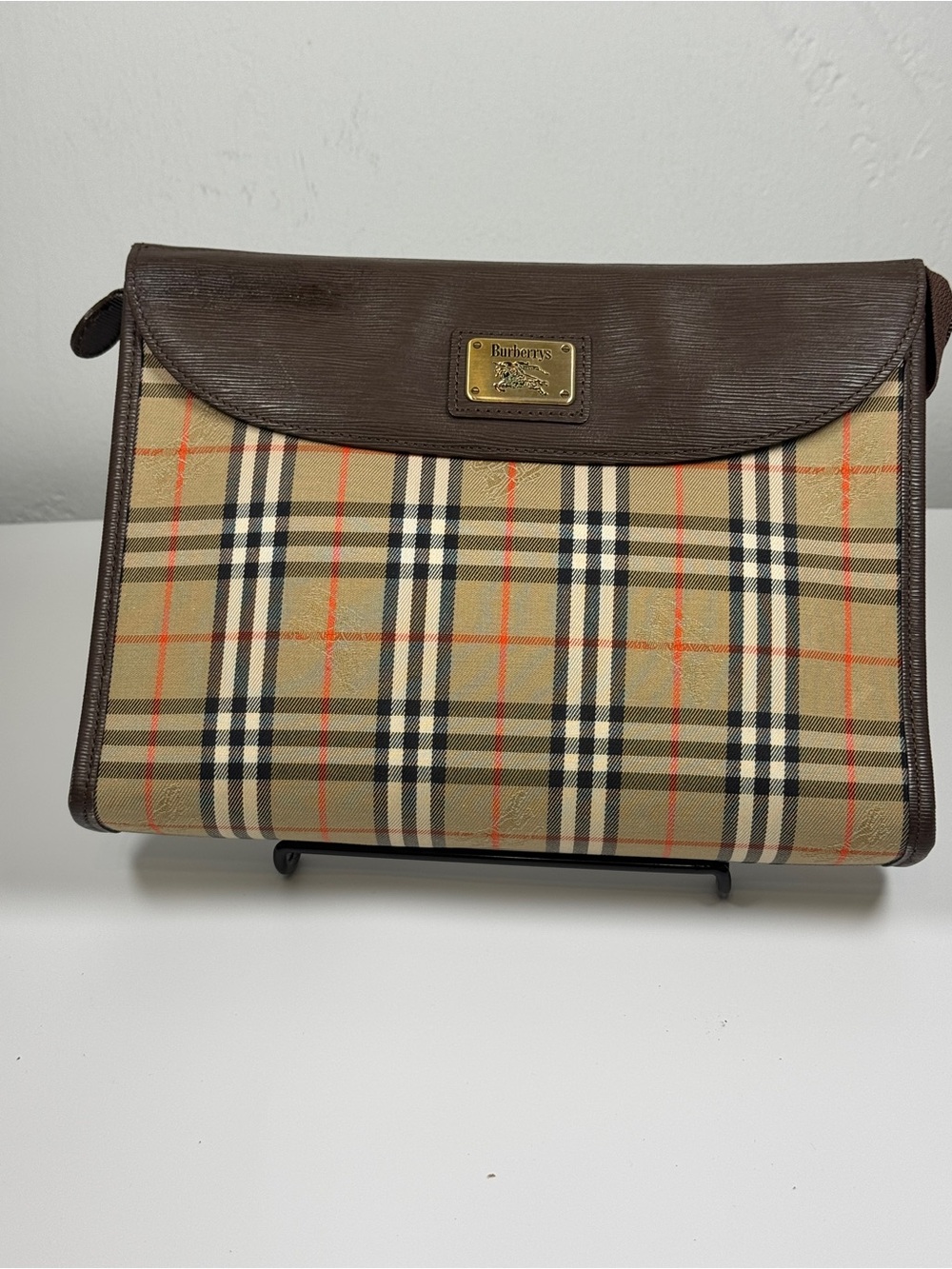Burberry’s Vintage Unisex Brown Leather Trim Nova Check bag